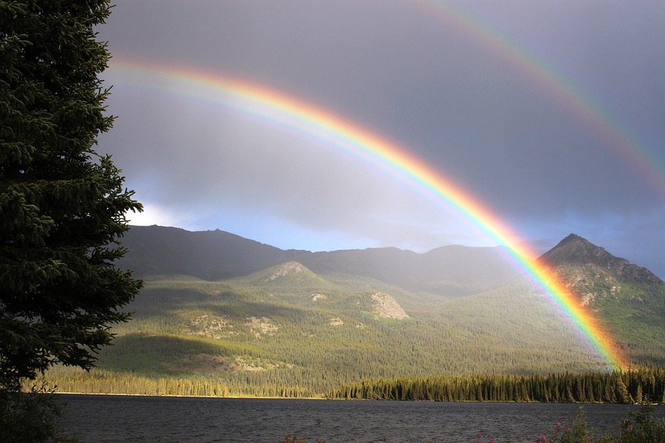 https://pixabay.com/en/rainbow-rain-arch-palmer-lake-436171/