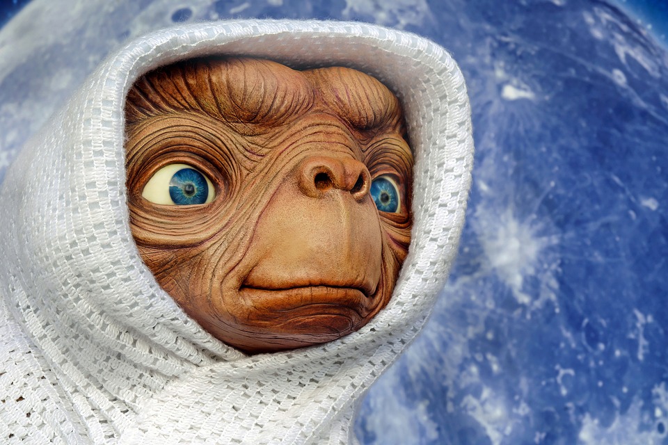 https://pixabay.com/en/et-extraterrestrial-creature-figure-2006631/
