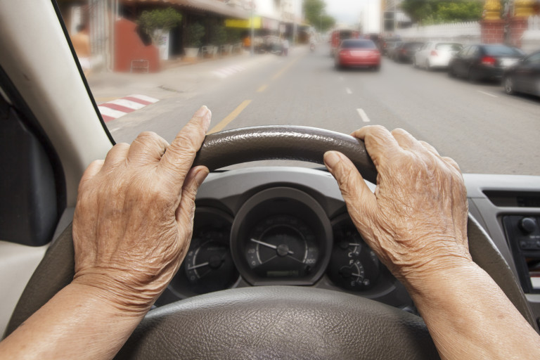 http://www.bettervisionguide.com/driving-age-related-macular-degeneration/