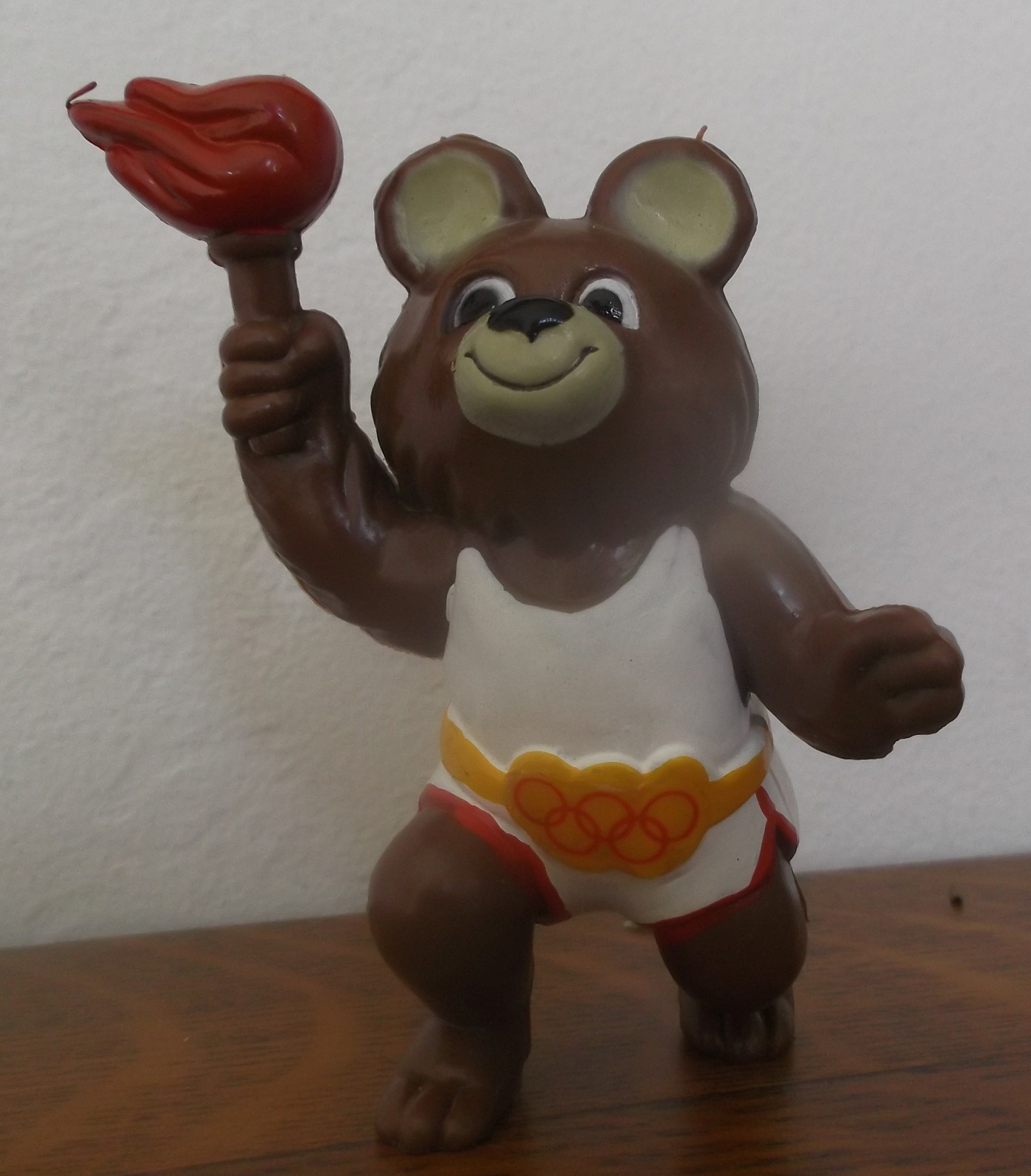 Photo I took of an Olympic mascot figurine that I sold on eBay Photo I took of an Olympic mascot figurine that I sold on eBay