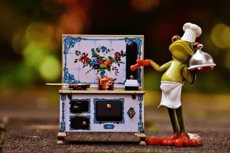 https://pixabay.com/en/frog-cooking-stove-pan-pot-eat-1726677/