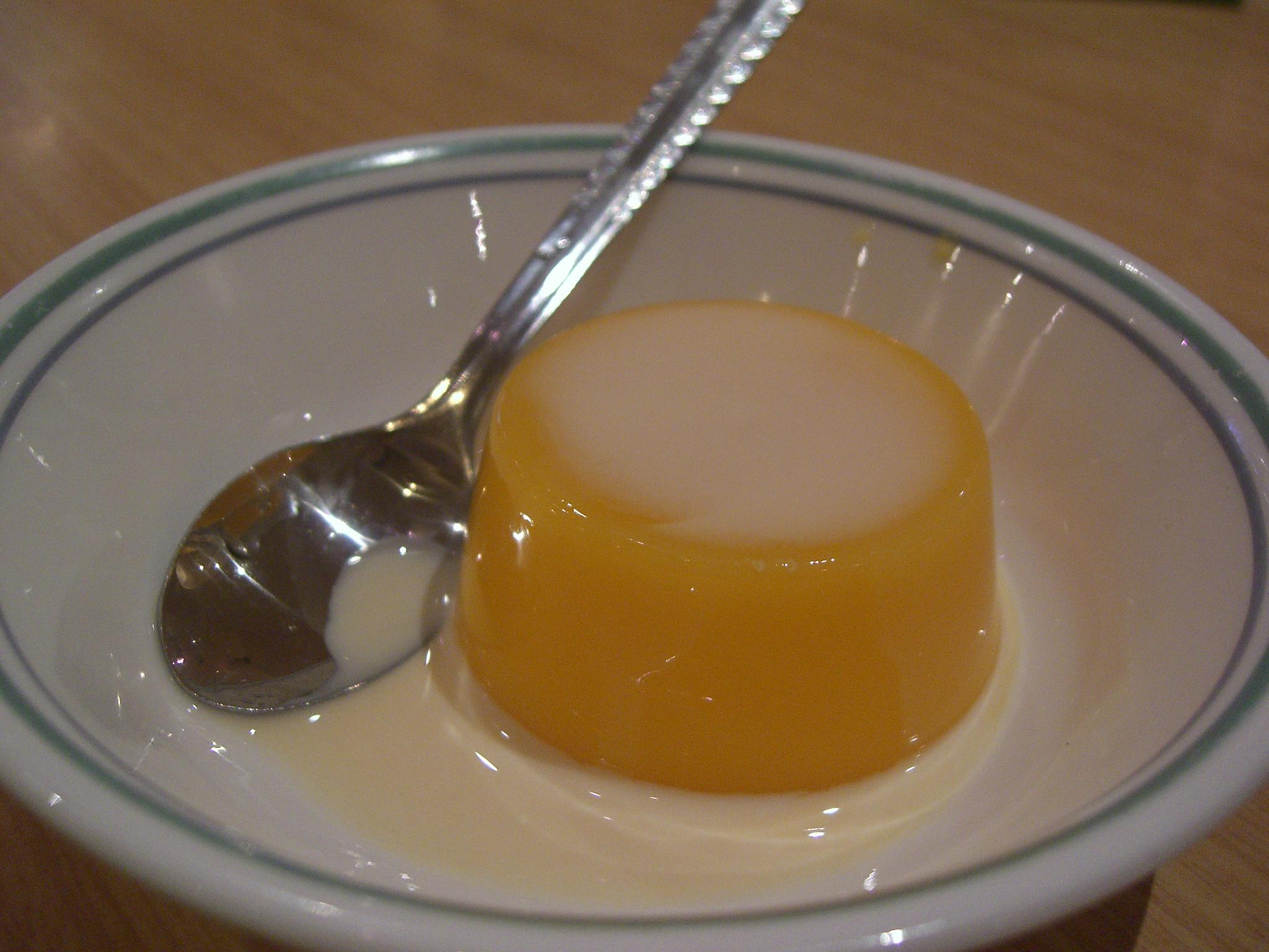 https://commons.wikimedia.org/wiki/File:Mango_pudding_by_avlxyz_in_Melbourne.jpg