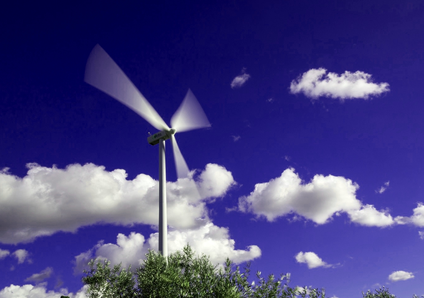 Electrical generating wind turbine - Pixabay
