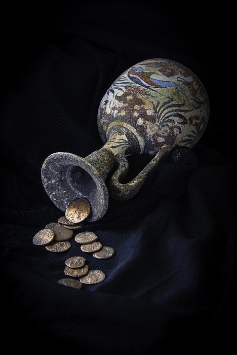 https://pixabay.com/en/ancient-greek-coins-minoan-vase-2185216/ https://pixabay.com/en/ancient-greek-coins-minoan-vase-2185216/
