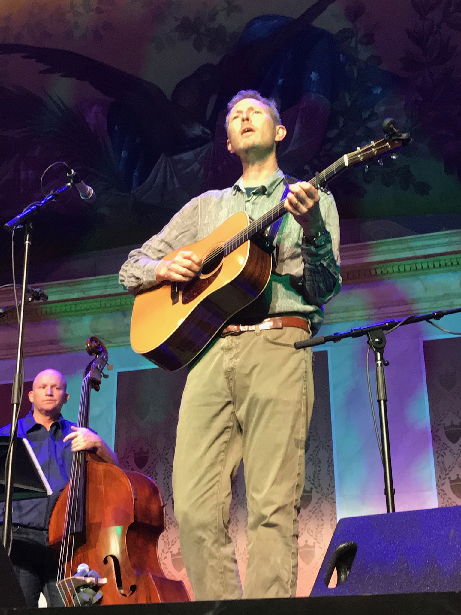 Robbie Fulks singing with no microphone in the acoustically perfect Cincinnati Music Hall.  Photo taken by and the property of FourWalls.