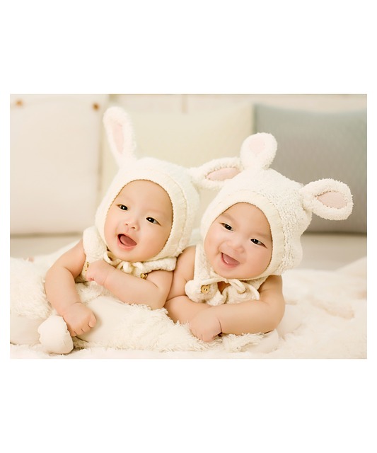 https://pixabay.com/en/baby-twins-100-days-photo-772441/ https://pixabay.com/en/baby-twins-100-days-photo-772441/