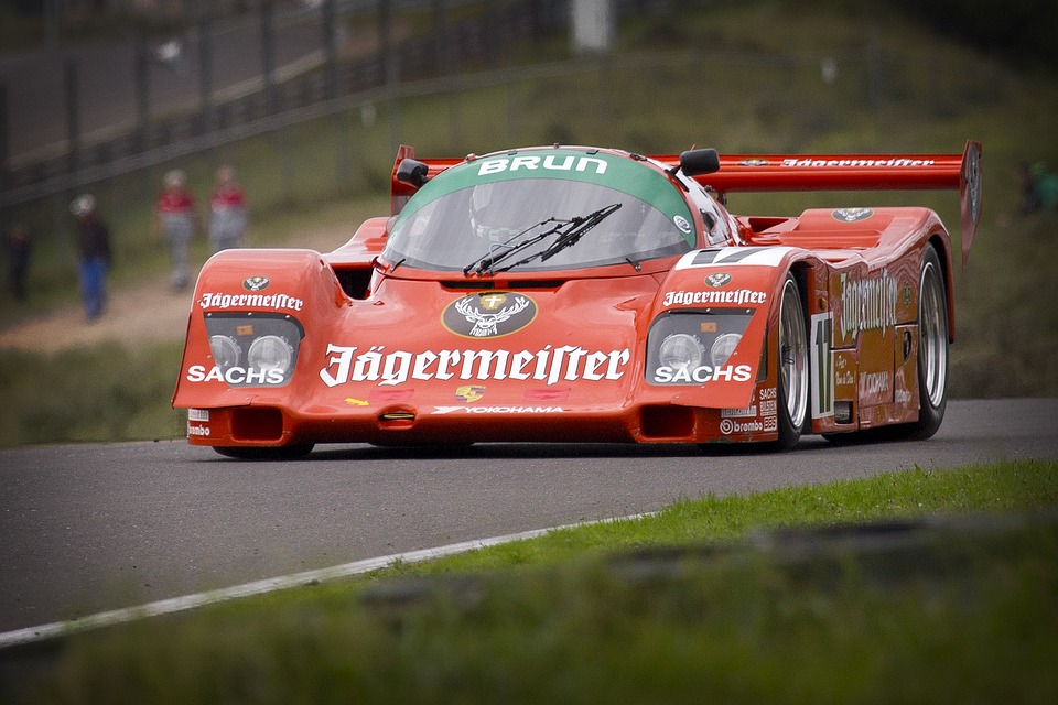 https://pixabay.com/en/race-car-race-track-red-competition-1285122/