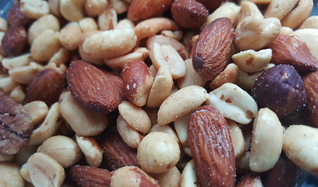 https://pixabay.com/en/nuts-mixed-nuts-food-assorted-1436875/