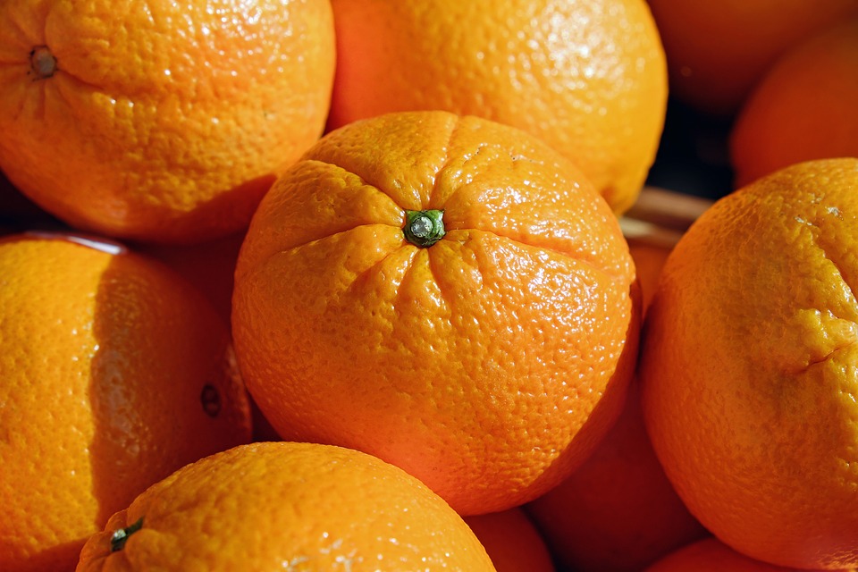 https://pixabay.com/en/oranges-citrus-fruits-fruit-fruits-2100108/