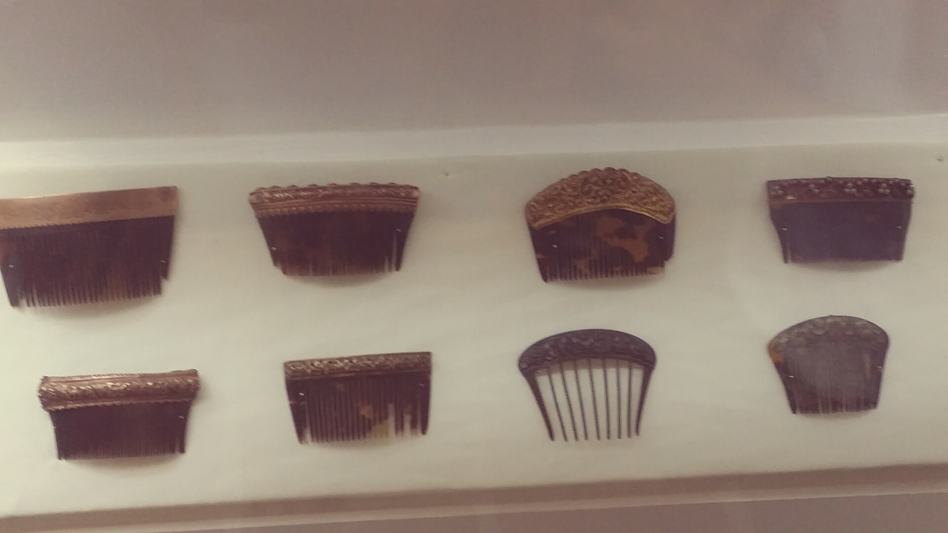 hair clips of our grandmothers 