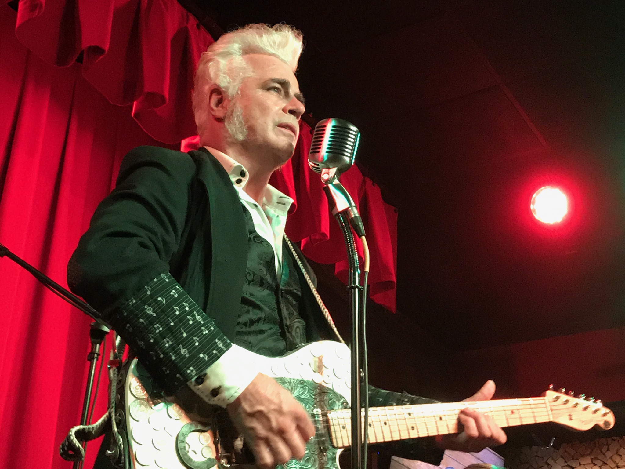 Dale Watson at Willie's Locally Known.  Photo taken by and the property of FourWalls.