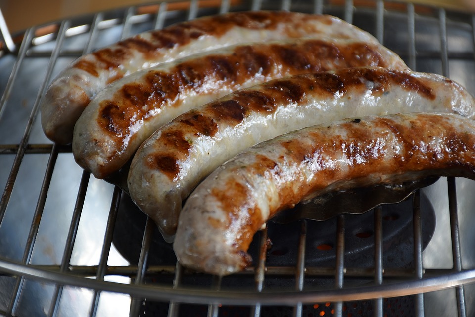 https://pixabay.com/en/bratwurst-barbecue-meat-grill-2555218/ https://pixabay.com/en/bratwurst-barbecue-meat-grill-2555218/