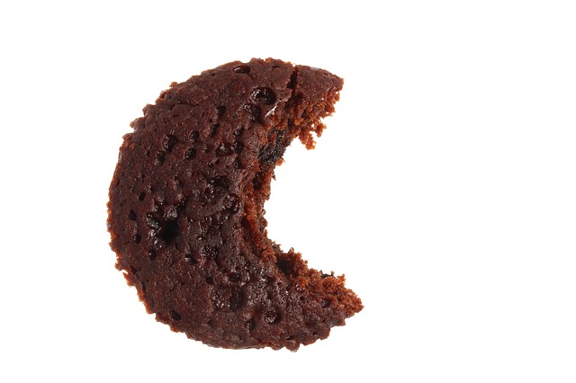 https://pixabay.com/en/cake-brown-macro-food-nutrition-2411708/