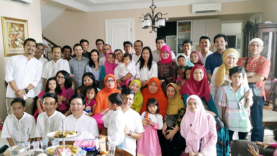 http://husinonline.blogspot.co.id/2015/07/kumpul-keluarga-besar-h-abdul-azis-husin.html http://husinonline.blogspot.co.id/2015/07/kumpul-keluarga-besar-h-abdul-azis-husin.html