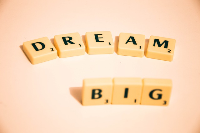 https://pixabay.com/en/scrabble-dream-big-note-message-931988/
