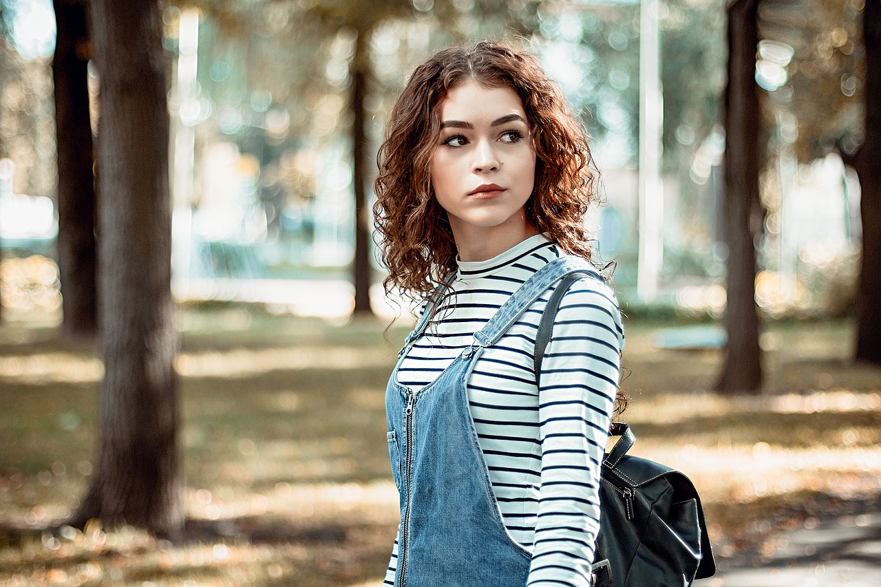 https://pixabay.com/en/beautiful-bright-beauty-fashion-2768032/ https://pixabay.com/en/beautiful-bright-beauty-fashion-2768032/