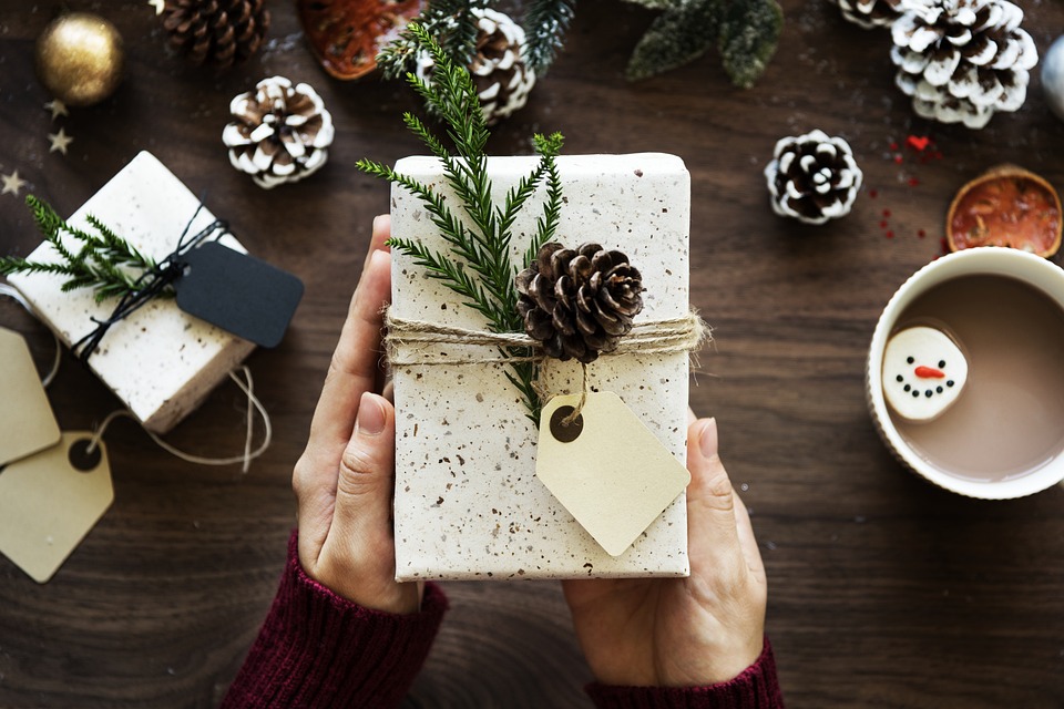 https://pixabay.com/en/box-card-celebrate-celebration-2953722/ https://pixabay.com/en/box-card-celebrate-celebration-2953722/