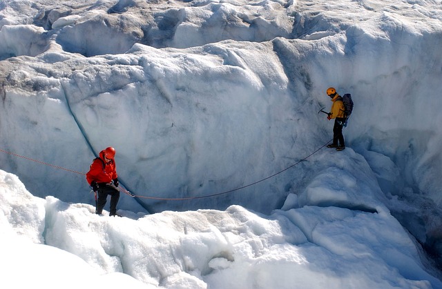 https://pixabay.com/en/greenland-crevasse-snow-ice-winter-81241/ https://pixabay.com/en/greenland-crevasse-snow-ice-winter-81241/