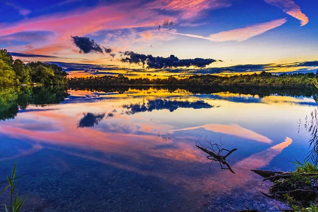 https://pixabay.com/en/lake-sunset-bavaria-abendstimmung-2763432/