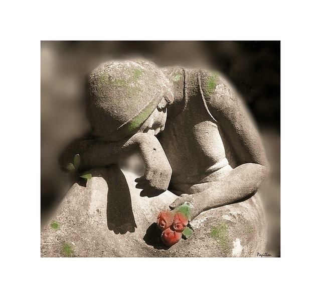 https://pixabay.com/en/mourning-woman-sculpture-360500/