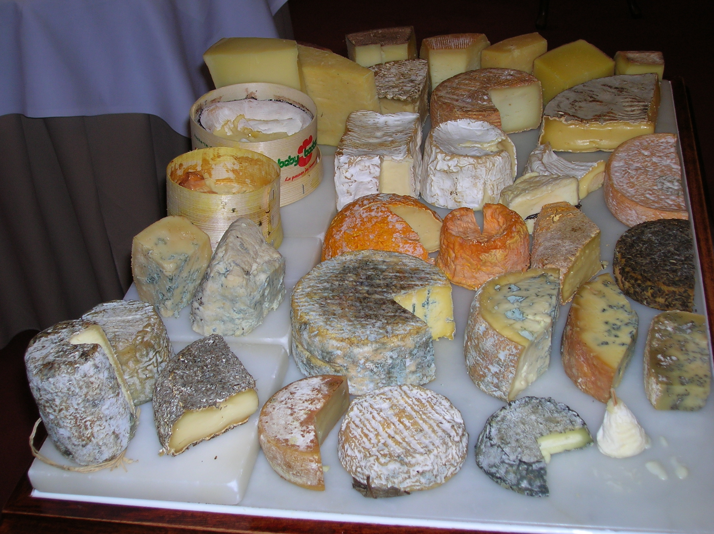https://commons.wikimedia.org/wiki/File:Cheese_Cart_in_Gordon_Ramsay_restaurant.JPG https://commons.wikimedia.org/wiki/File:Cheese_Cart_in_Gordon_Ramsay_restaurant.JPG