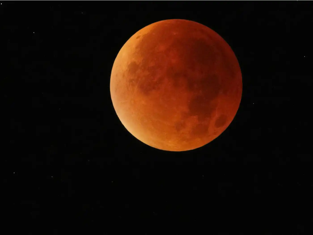 https://www.google.co.in/amp/s/www.vox.com/platform/amp/science-and-health/2018/1/23/16911140/total-lunar-eclipse-2018-blue-moon-supermoon-blood-explained