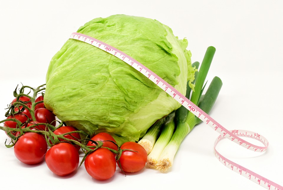 https://pixabay.com/en/vegetables-salad-healthy-tomatoes-3128847/