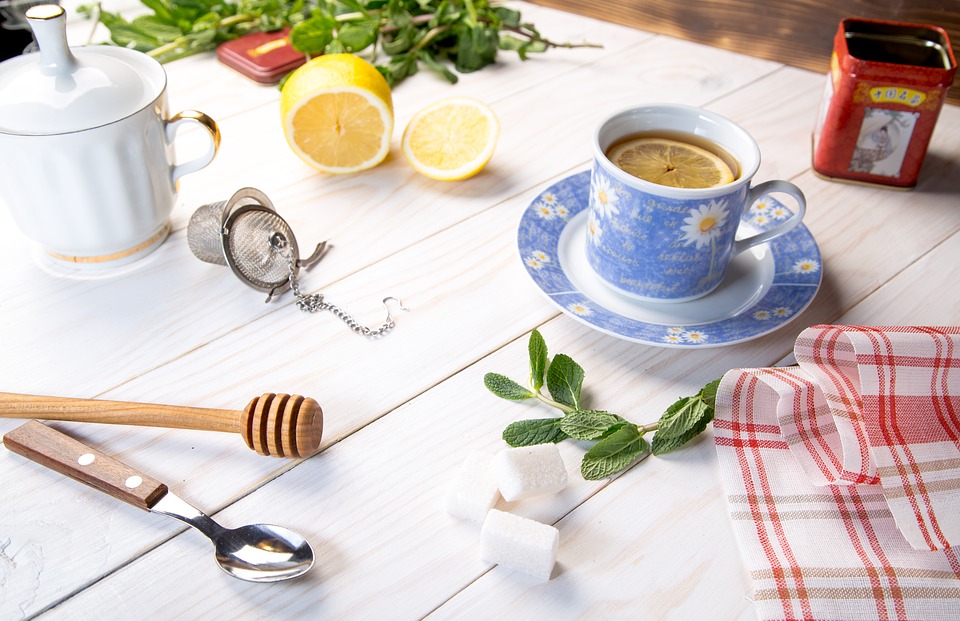 https://pixabay.com/en/cup-table-drink-food-spoon-tea-3173721/