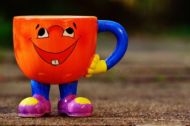 https://pixabay.com/en/cup-funny-smiley-feet-laugh-1091095/