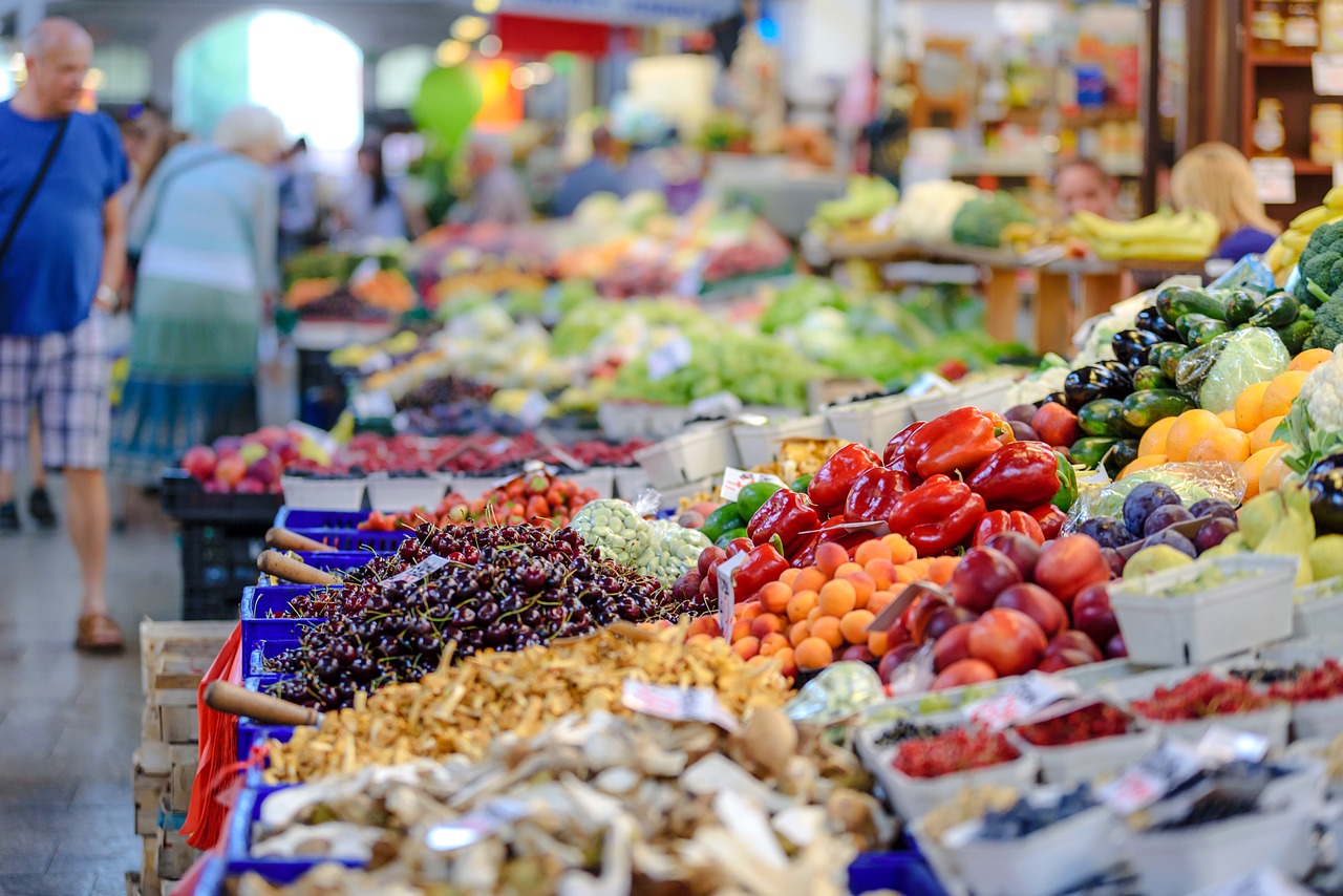 https://pixabay.com/en/the-market-fresh-groceries-food-3147758/ https://pixabay.com/en/the-market-fresh-groceries-food-3147758/