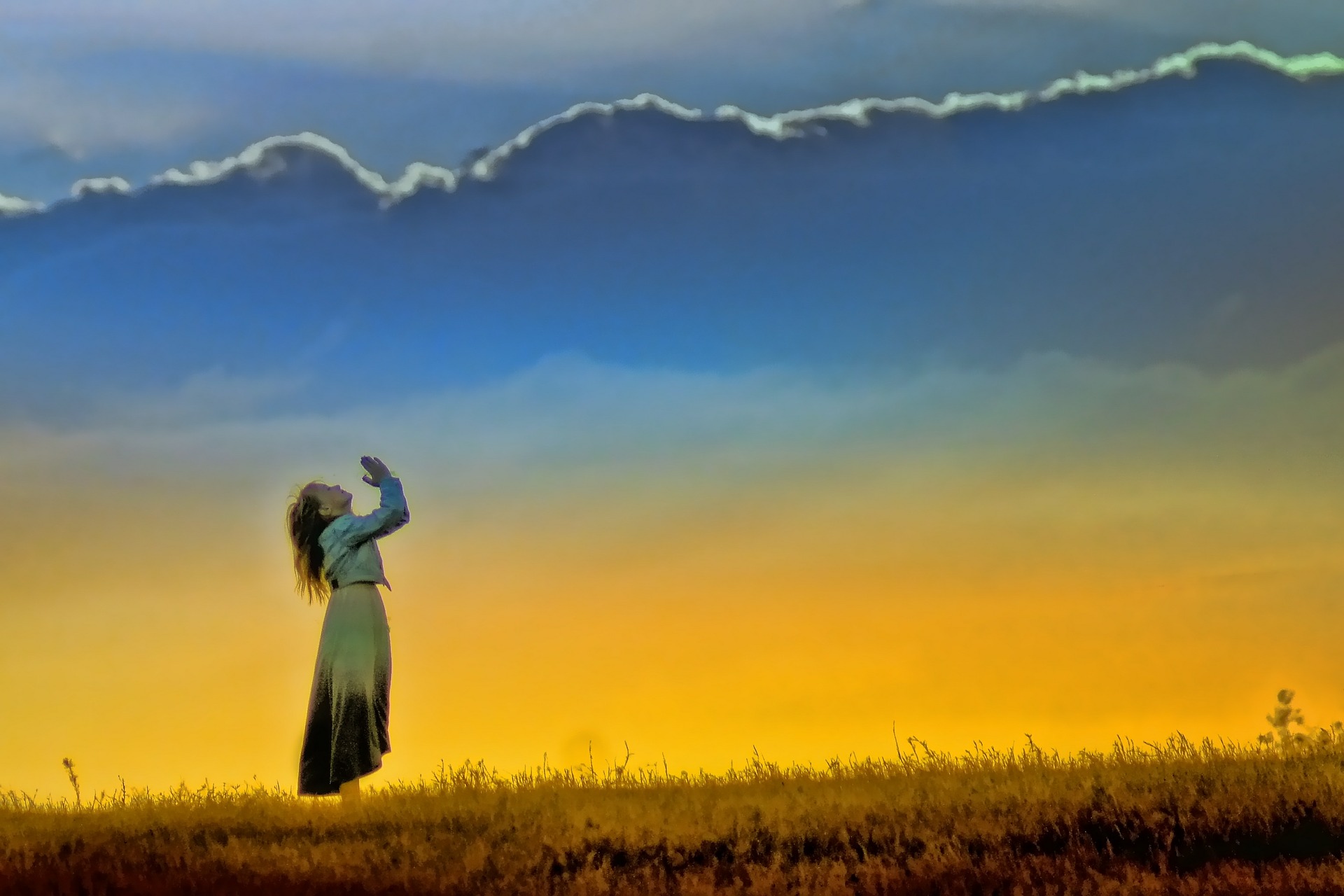 https://pixabay.com/en/sunset-girl-worship-field-prayer-585334/ https://pixabay.com/en/sunset-girl-worship-field-prayer-585334/