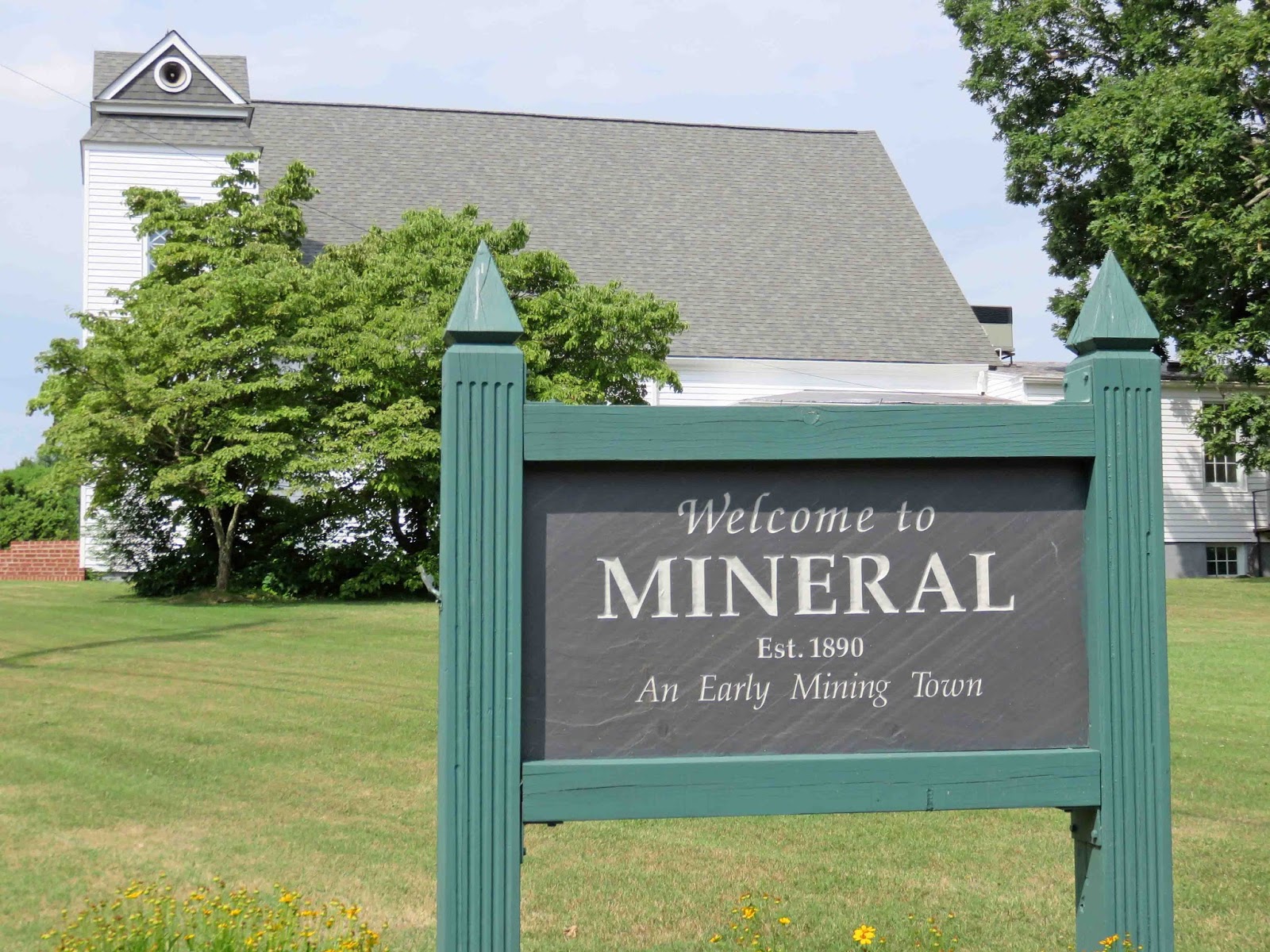 Mineral Virginia welcome sign.