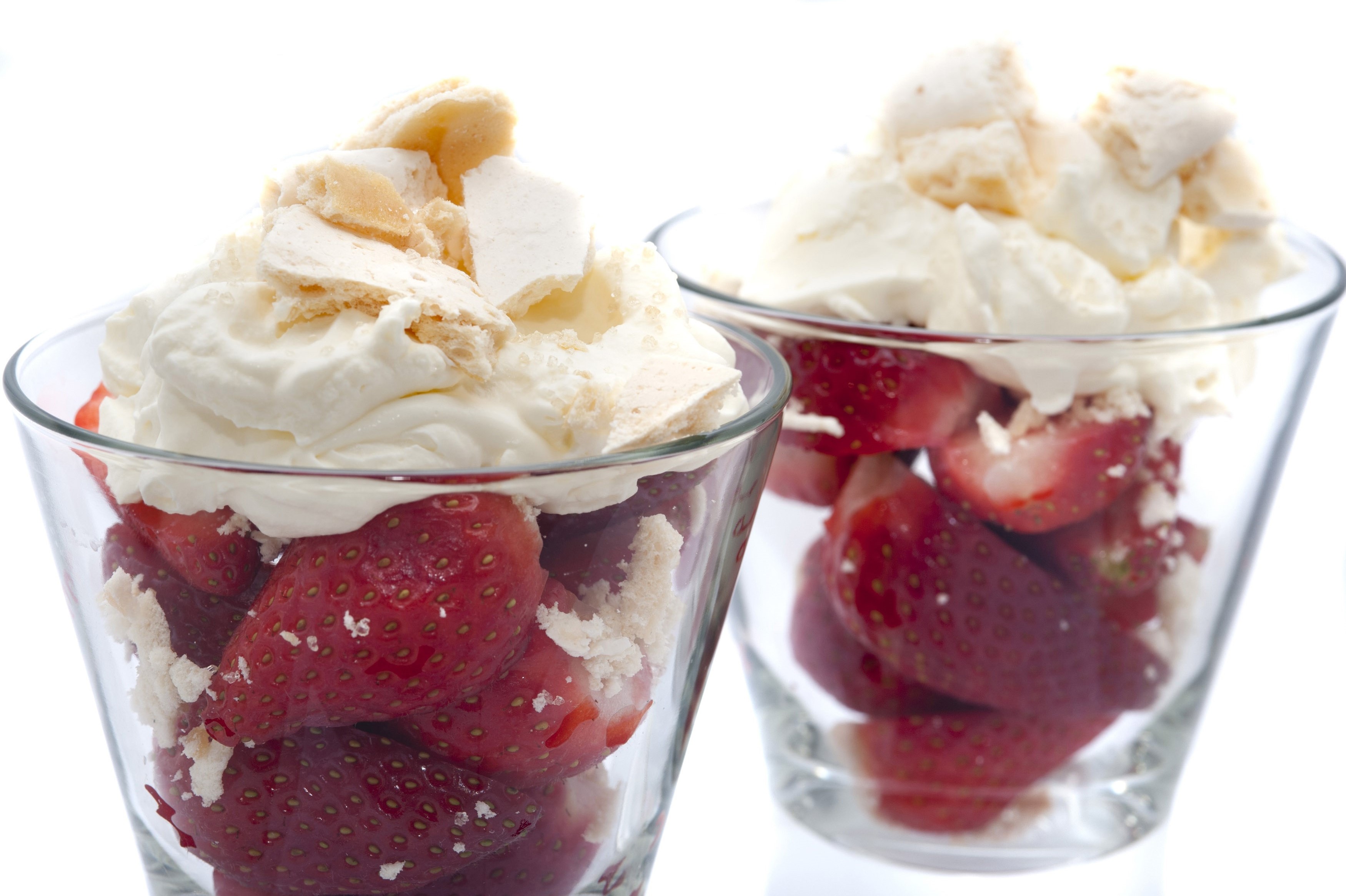 http://freefoodphotos.com/imagelibrary/confectionery/slides/strawberries_cream.html