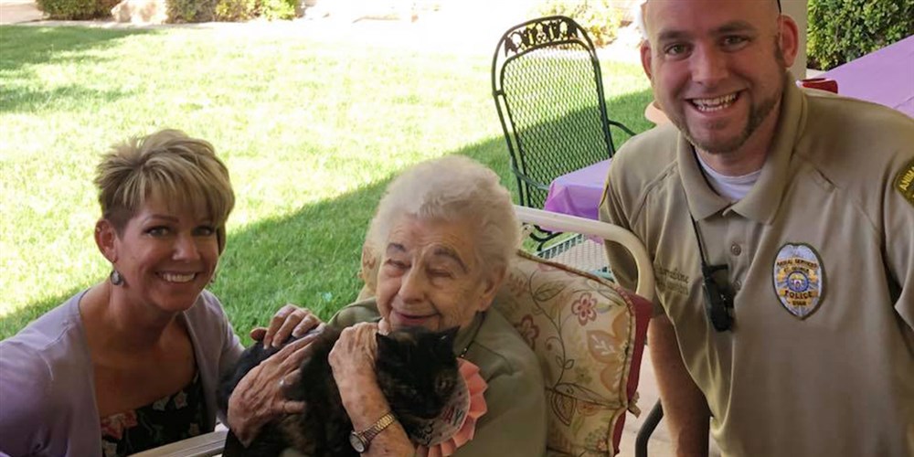 Harley the cat meets Lillian who is celebrating her 103rd birthday. 