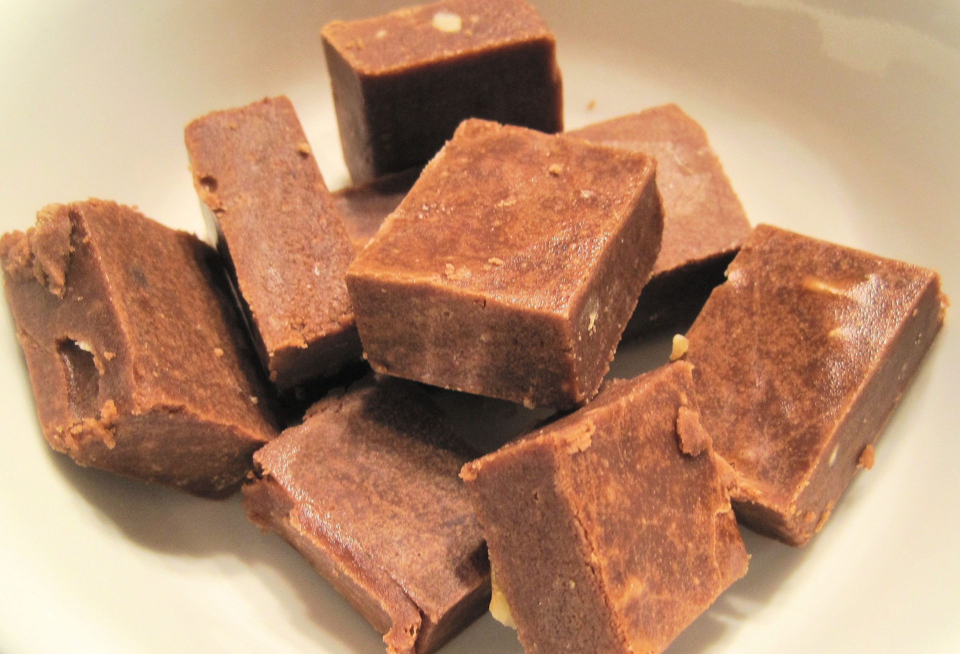 https://pixabay.com/en/walnut-fudge-candy-milk-cold-672976/ https://pixabay.com/en/walnut-fudge-candy-milk-cold-672976/