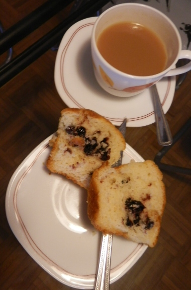 Here goes another blueberry muffin plenty for all to eat if they so wish....