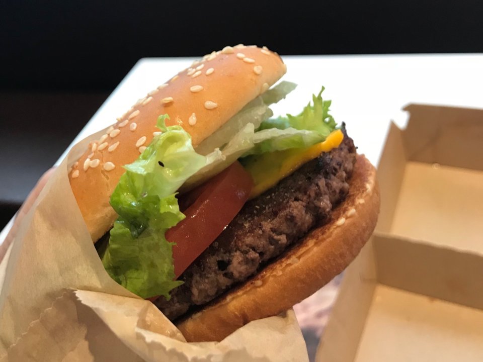 http://www.businessinsider.com/how-mcdonalds-makes-burgers-fresh-beef-2018-3