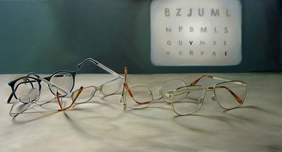 https://pixabay.com/en/selective-myopia-glasses-eyeglasses-2084175/