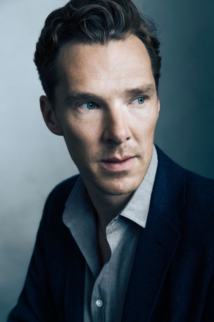 Actor Benedict Cumberbatch saves a delivery driver from four muggers 