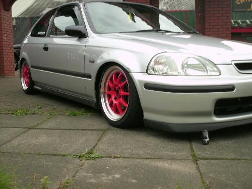 Honda Civic - How low can you go lol