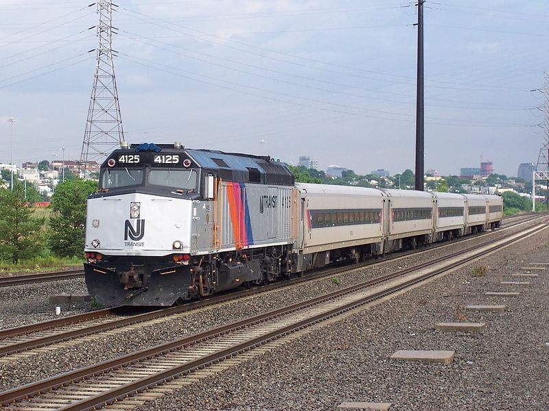 https://commons.wikimedia.org/wiki/File:New_Jersey_Transit_train_1165.jpg