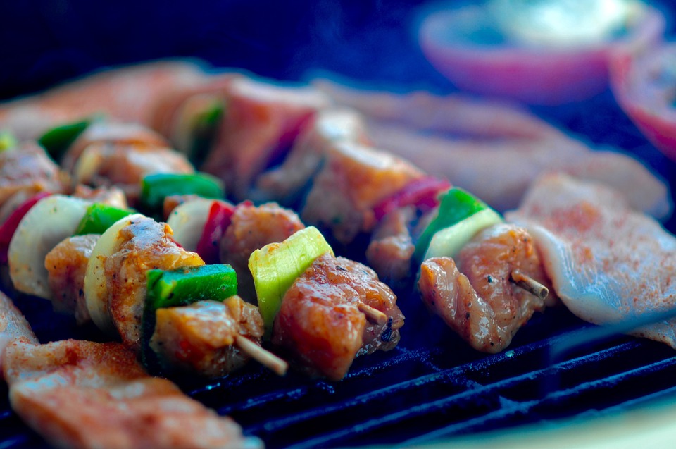 https://pixabay.com/en/barbecue-meat-barbecue-grill-grill-933002/ https://pixabay.com/en/barbecue-meat-barbecue-grill-grill-933002/
