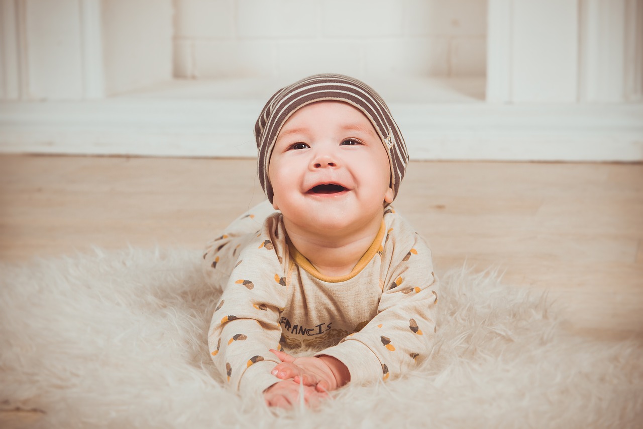 https://pixabay.com/en/babe-smile-newborn-small-child-boy-2972221/ https://pixabay.com/en/babe-smile-newborn-small-child-boy-2972221/