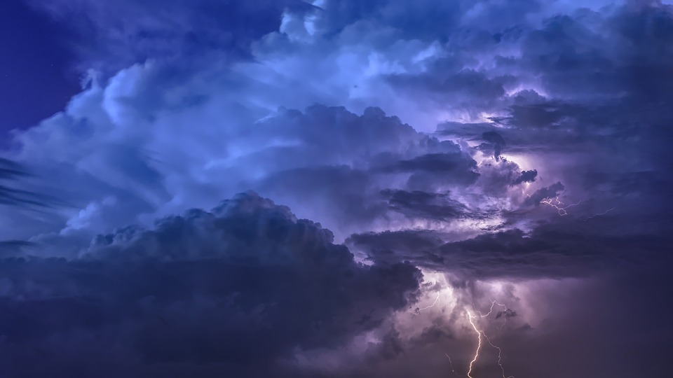 https://pixabay.com/en/thunderstorm-flashes-night-weather-3441687/