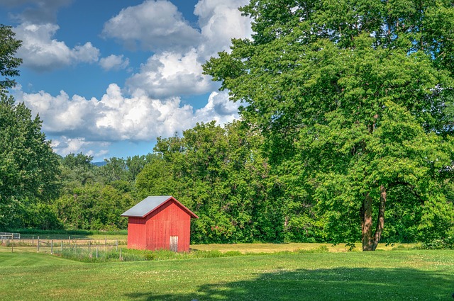 https://cdn.pixabay.com/photo/2018/07/09/05/09/rural-vermont-3525381_960_720.jpg https://cdn.pixabay.com/photo/2018/07/09/05/09/rural-vermont-3525381_960_720.jpg