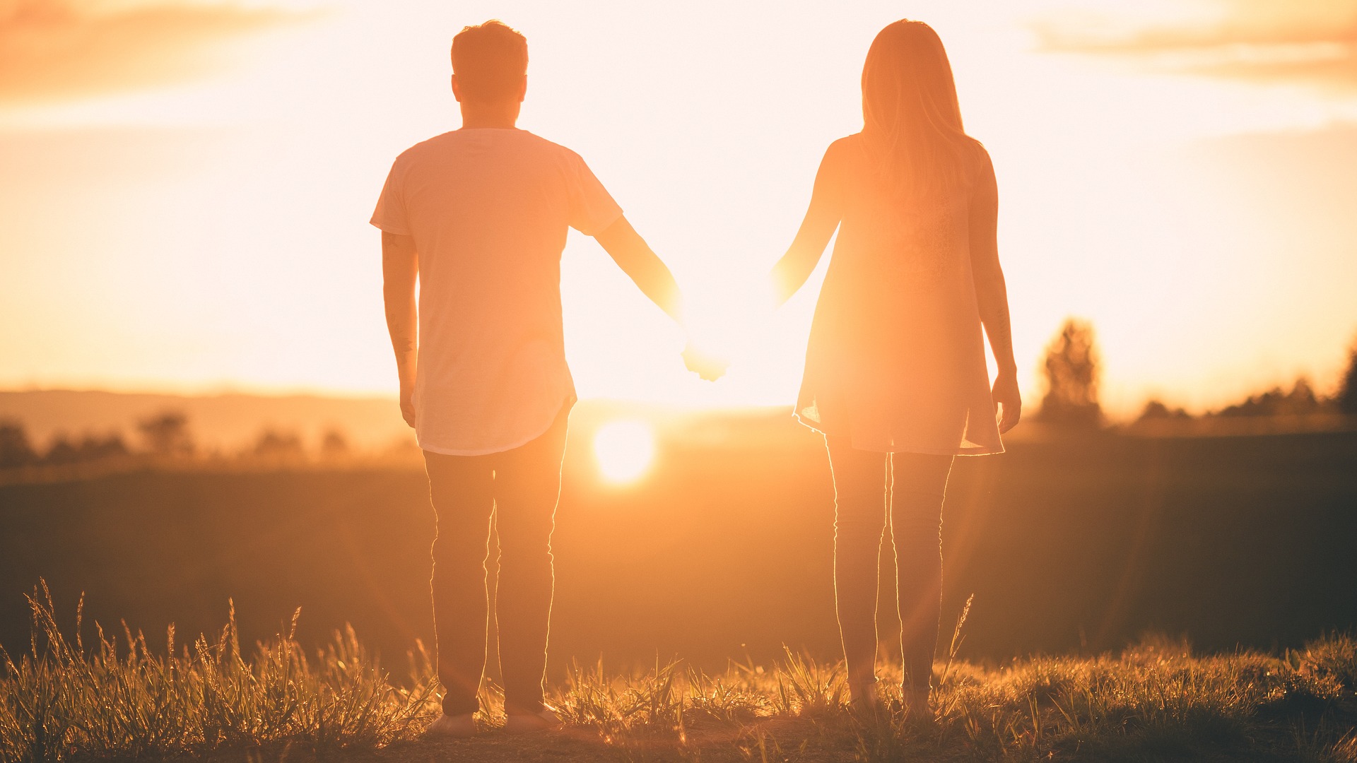https://cdn.pixabay.com/photo/2017/07/31/21/04/people-2561053_960_720.jpg