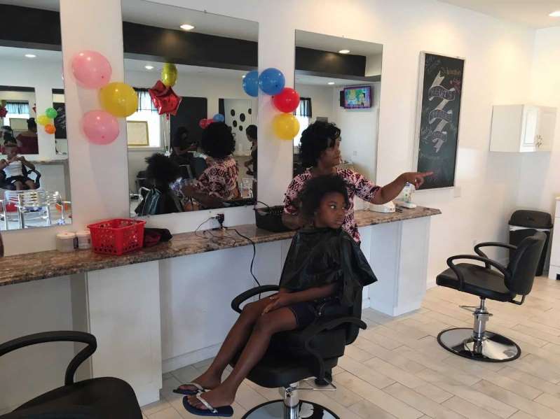 Cassandra Smith giving free hairdos to young ladies in Kentucky Cassandra Smith giving free hairdos to young ladies in Kentucky