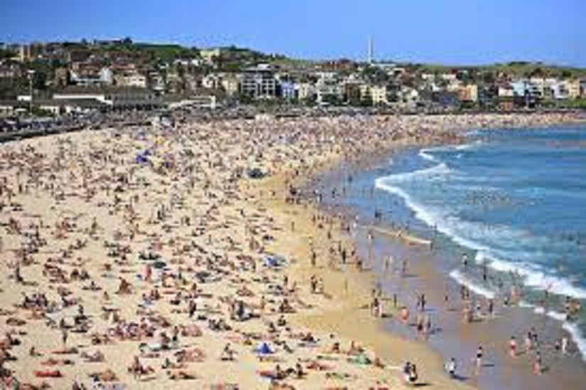 https://commons.wikimedia.org/wiki/File:The_Famous_Bondi_Beach_(6644010871).jpg