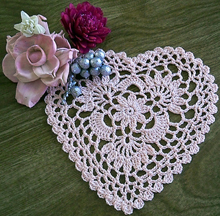 http://www.ravelry.com/projects/RosesNLace/cluster-heart