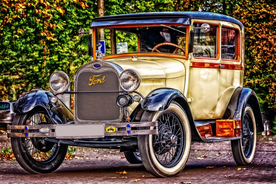 https://pixabay.com/en/ford-oldtimer-automotive-classic-3777615/
